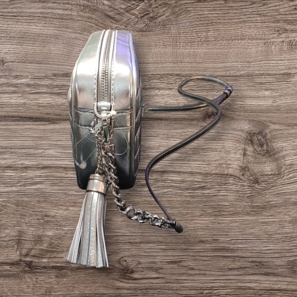 Michael Kors Silver Medium Camera Bag Crossbody Handbag, NWT - Picture 5 of 8